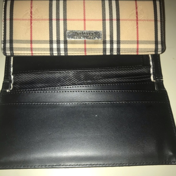 Authentic BurberryLondon blue label wallet. - Picture 7 of 7